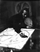 Műtermében, Révay-Bajcsy Zs. u. sarok, Bp., 1970-es évek eleje